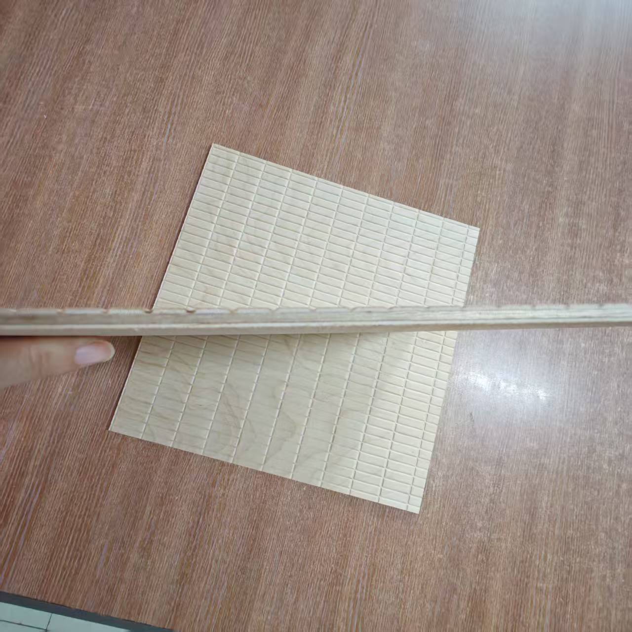 Side Thickness View of Brick Embossed Plywood
