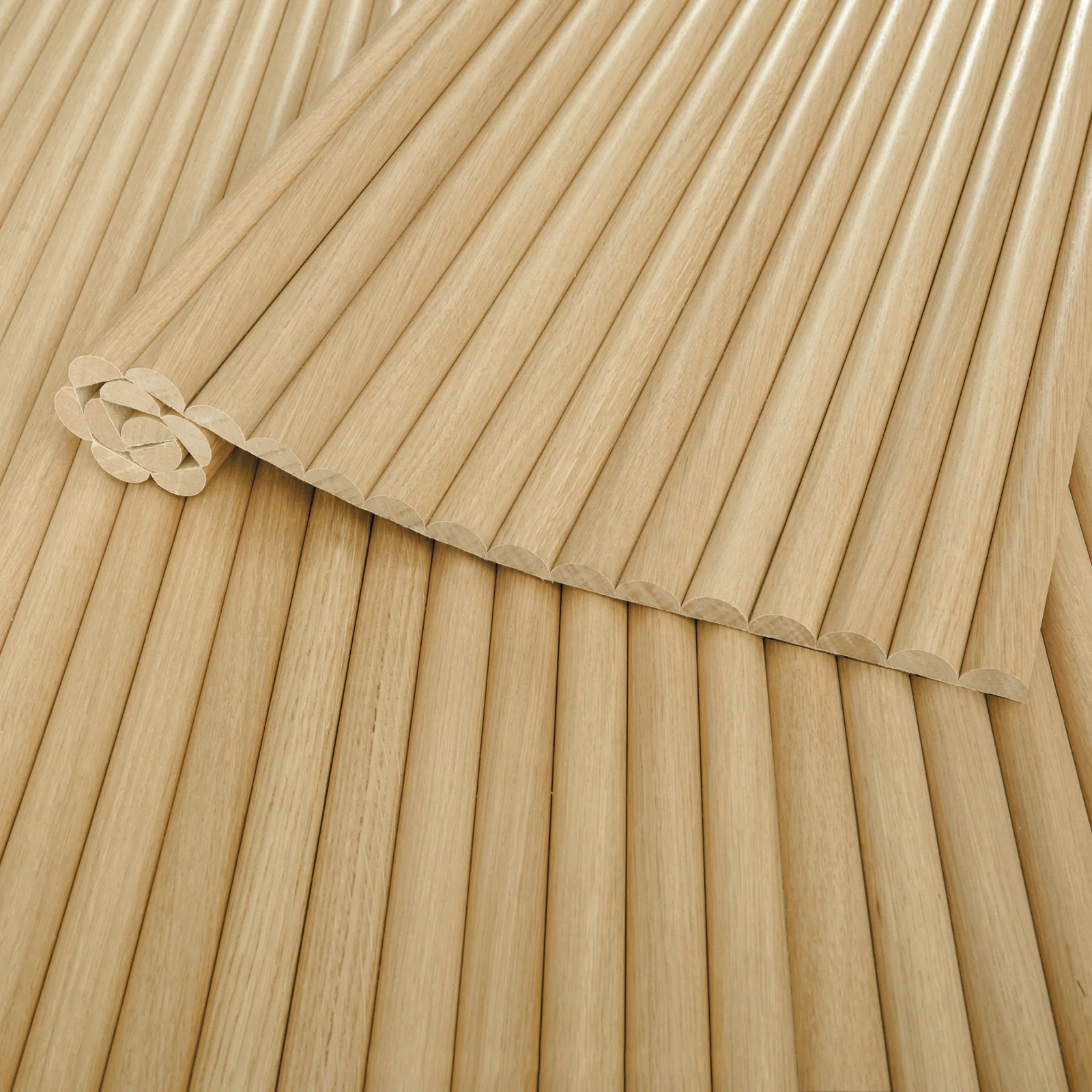 https://www.chenhongwood.com/flexible-fluted-wall-panel-back-kraft-paper-slats-meticulously-attached-interior-decoration-wall-panel-product/